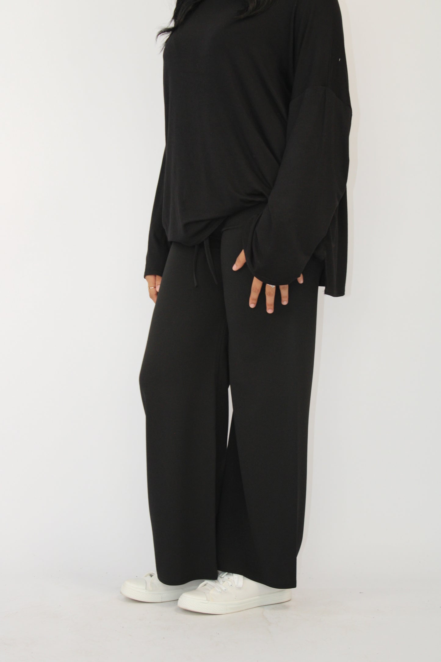 BLACK WIDE LEG TROUSERS WITH DRAWSTRING DETAIL