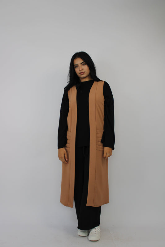 CAMEL SLEEVELESS PLEATED POCKET LONG CARDIGAN
