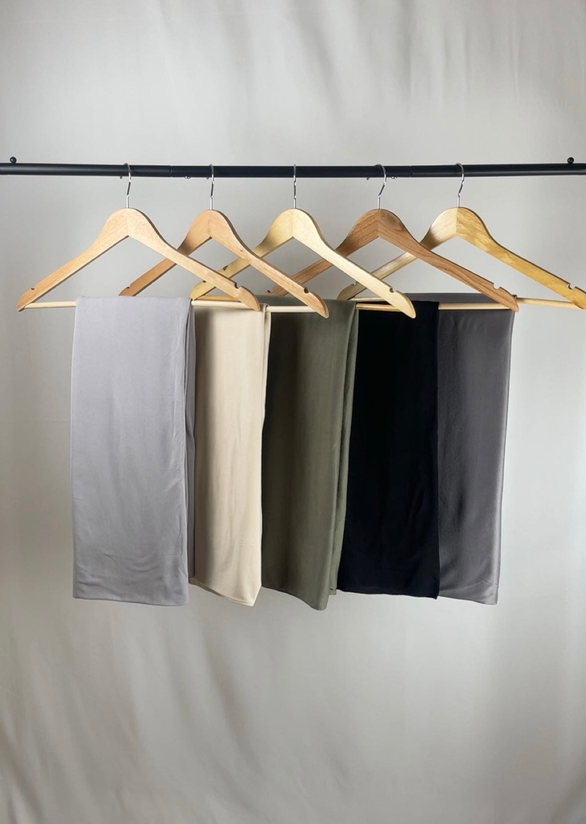 LIGHTWEIGHT AND STRETCHY PLAIN JERSEY HIJABS