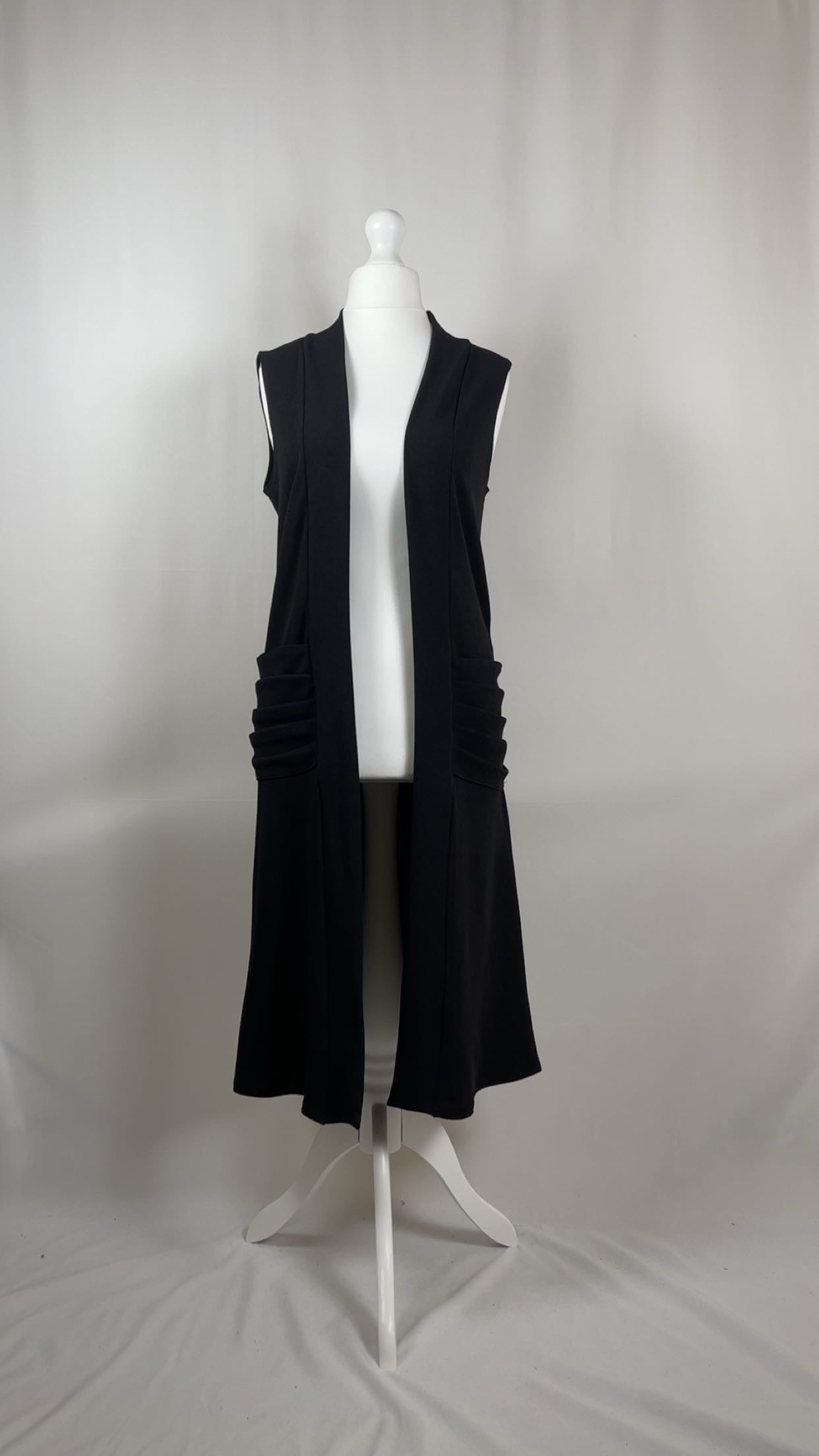BLACK SLEEVELESS PLEATED POCKET LONG CARDIGAN