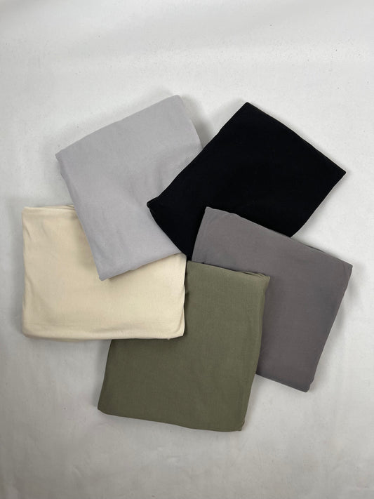 LIGHTWEIGHT AND STRETCHY PLAIN JERSEY HIJABS