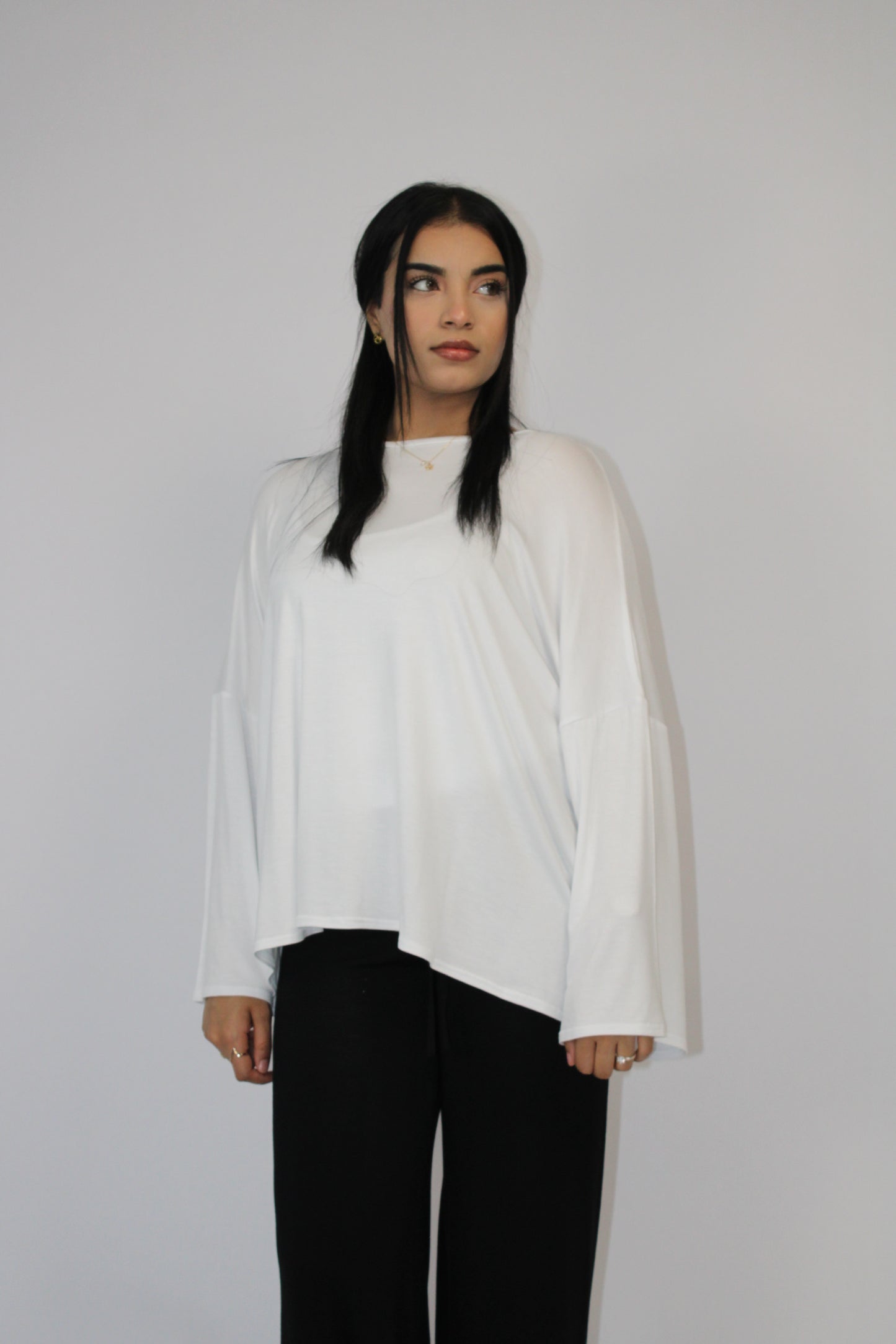 WHITE BASIC LONG SLEEVE OVERSIZED TOP