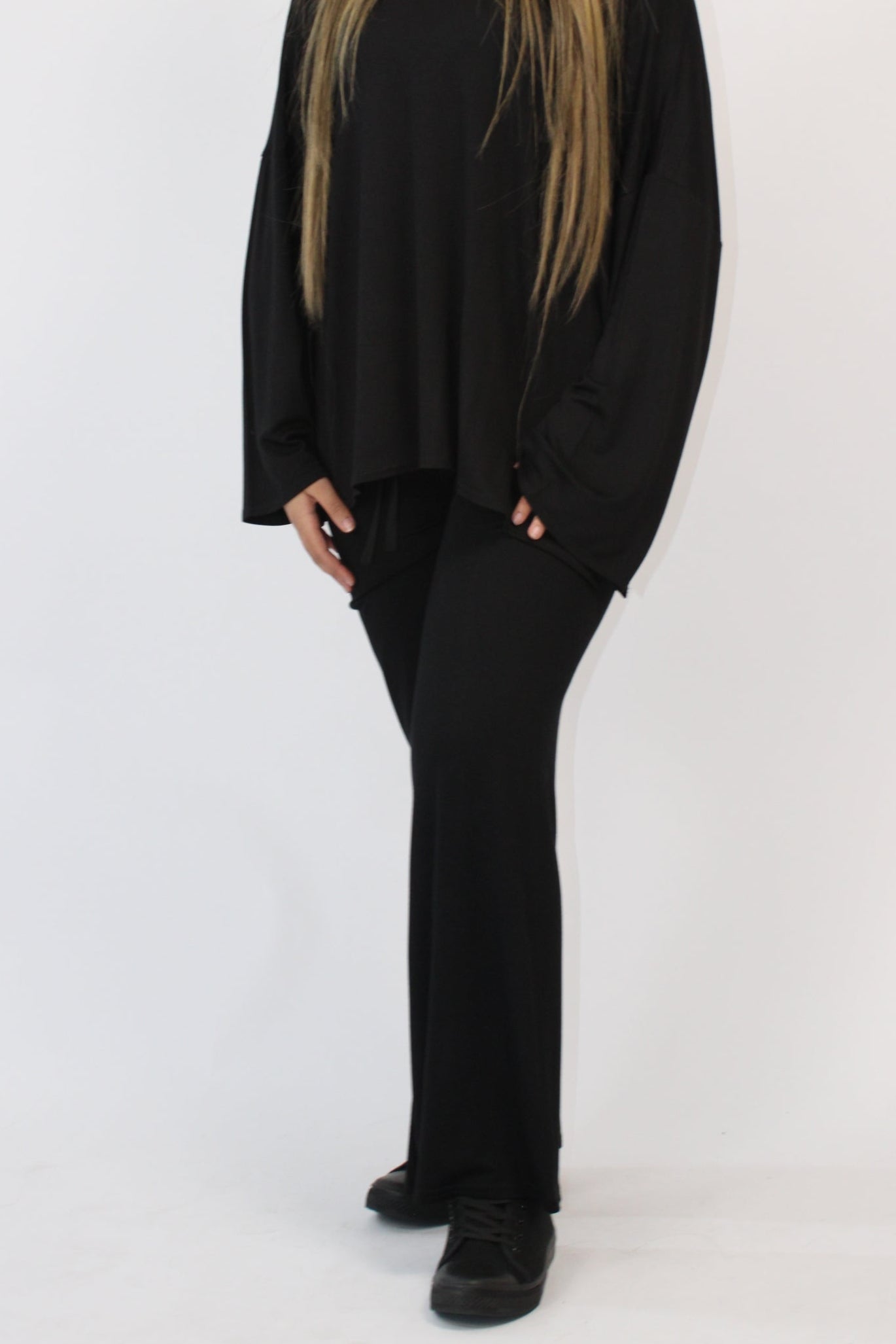 PLAIN COMFORTABLE WIDE LEG TROUSERS WITH DRAWSTRING DETAIL