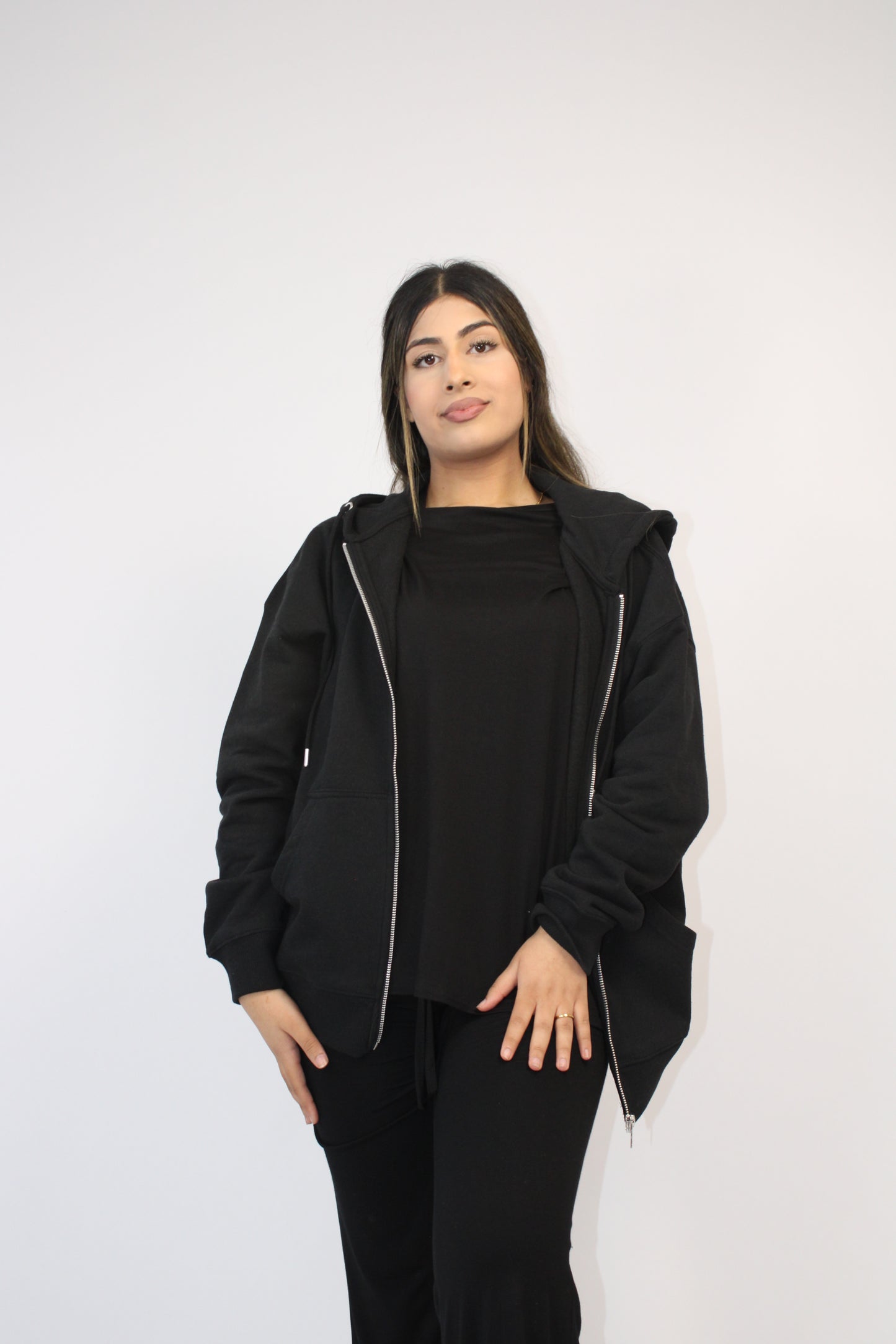 BLACK BASIC DROP SHOULDER ZIP-UP HOODIE