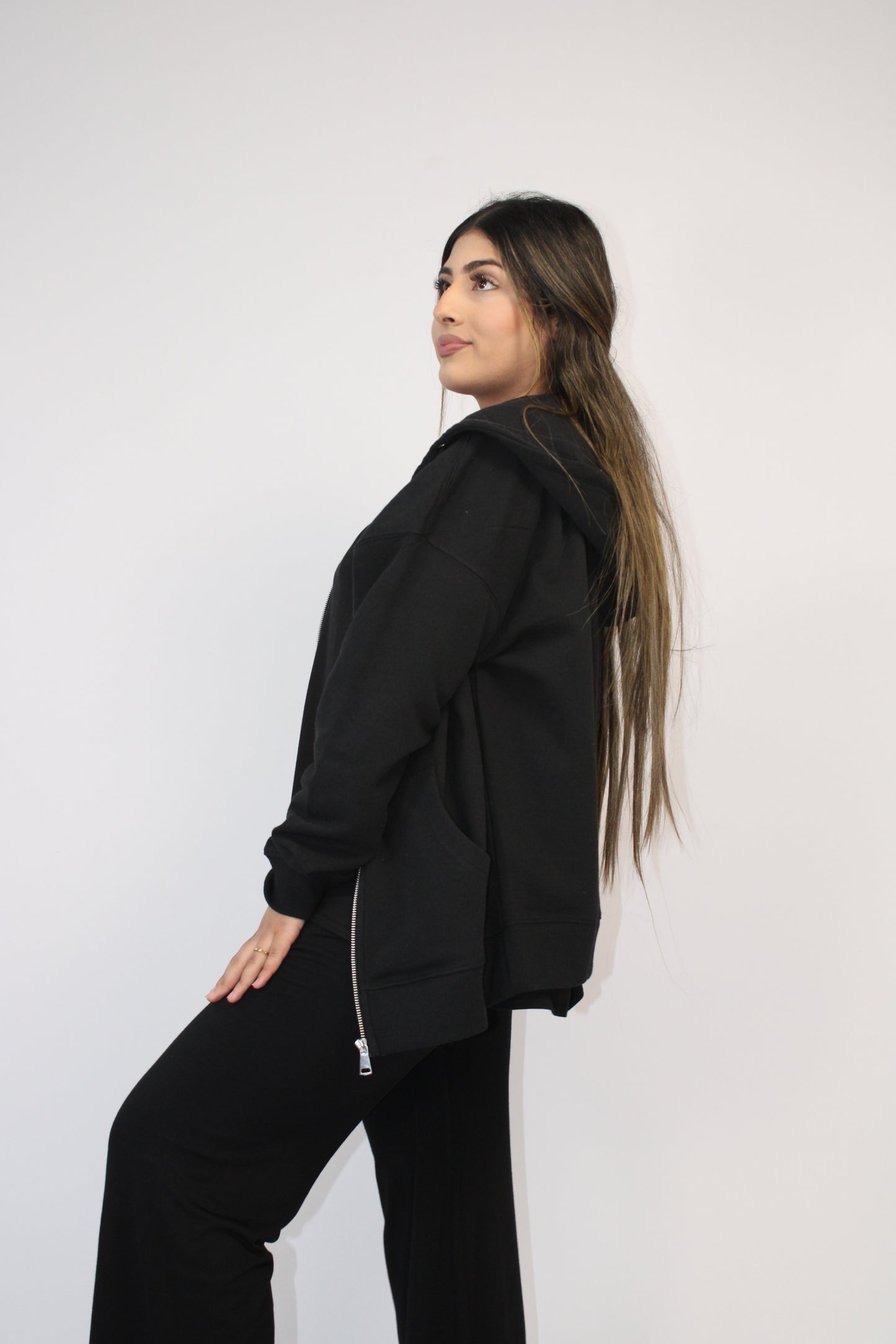BLACK BASIC DROP SHOULDER ZIP-UP HOODIE