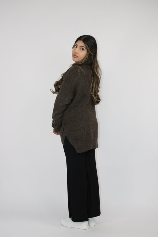 BROWN SOFT KNIT LONG SLEEVE JUMPER