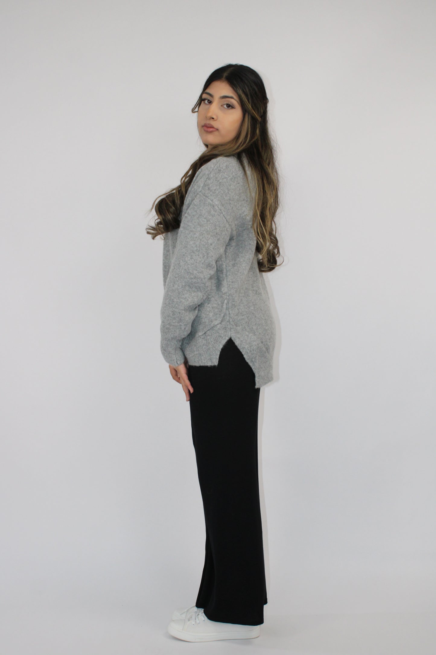 GREY SOFT KNIT LONG SLEEVE JUMPER