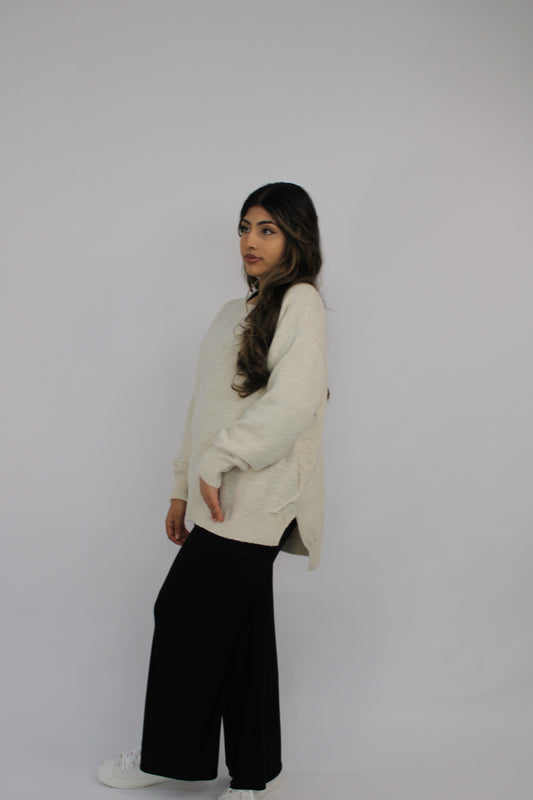 BEIGE SOFT KNIT LONG SLEEVE JUMPER