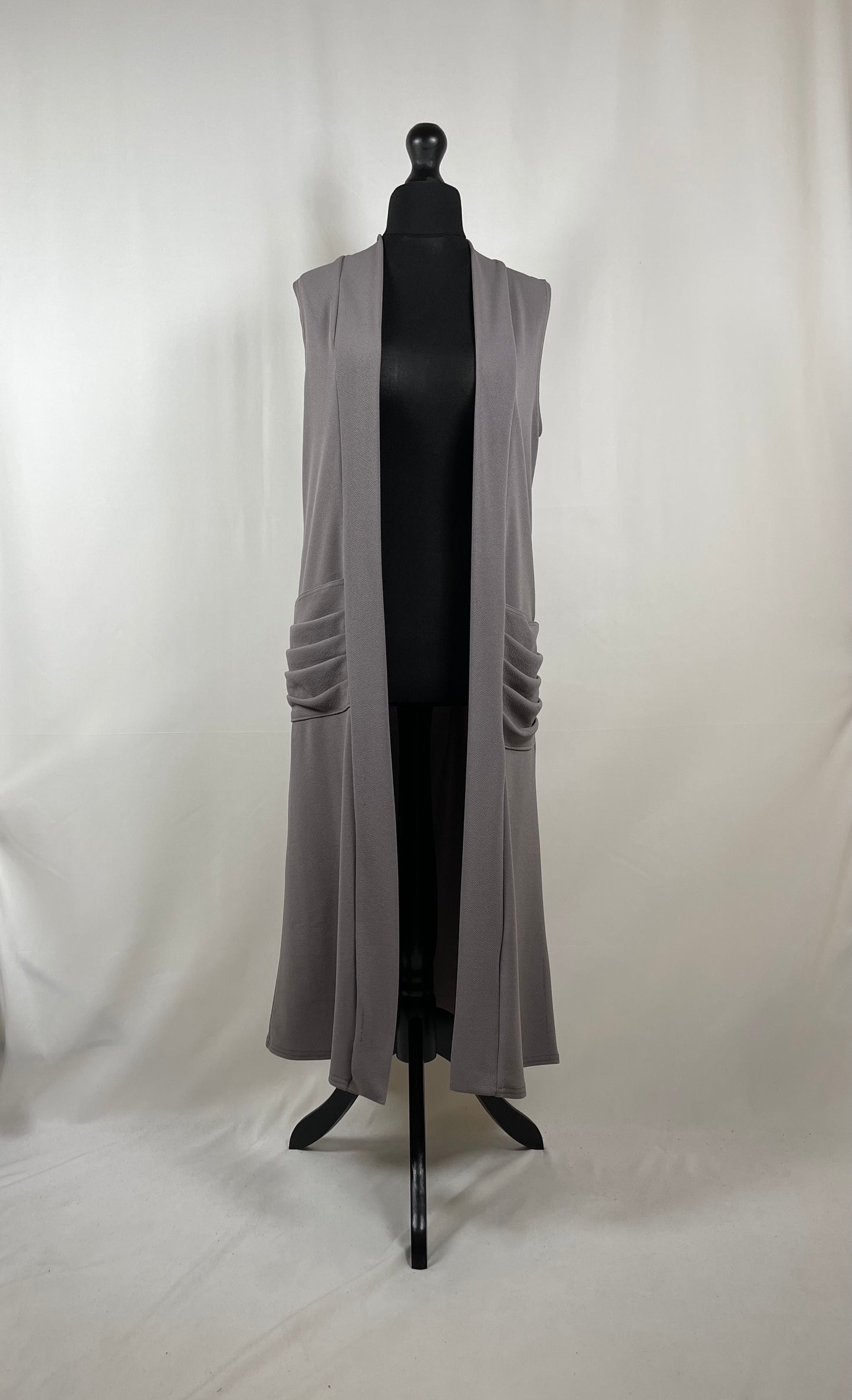 GREY SLEEVELESS PLEATED POCKET LONG CARDIGAN