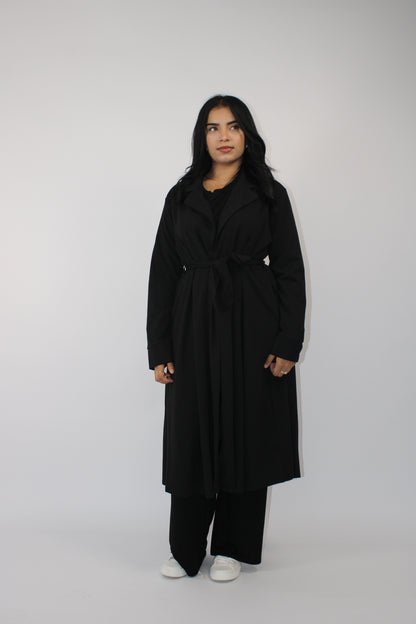 BLACK LONG JACKET WITH LONG SLEEVES, POCKETS AND BELT