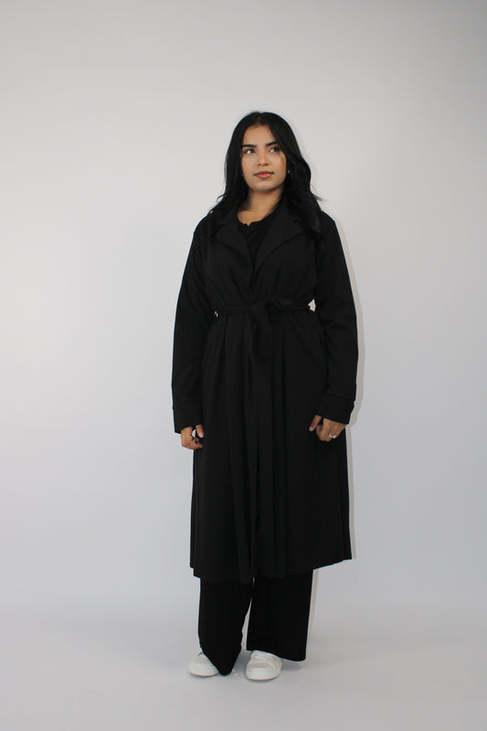 BLACK LONG JACKET WITH LONG SLEEVES, POCKETS AND BELT