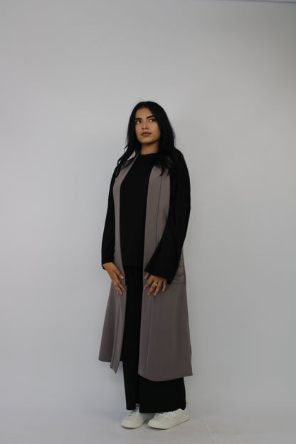 GREY SLEEVELESS PLEATED POCKET LONG CARDIGAN