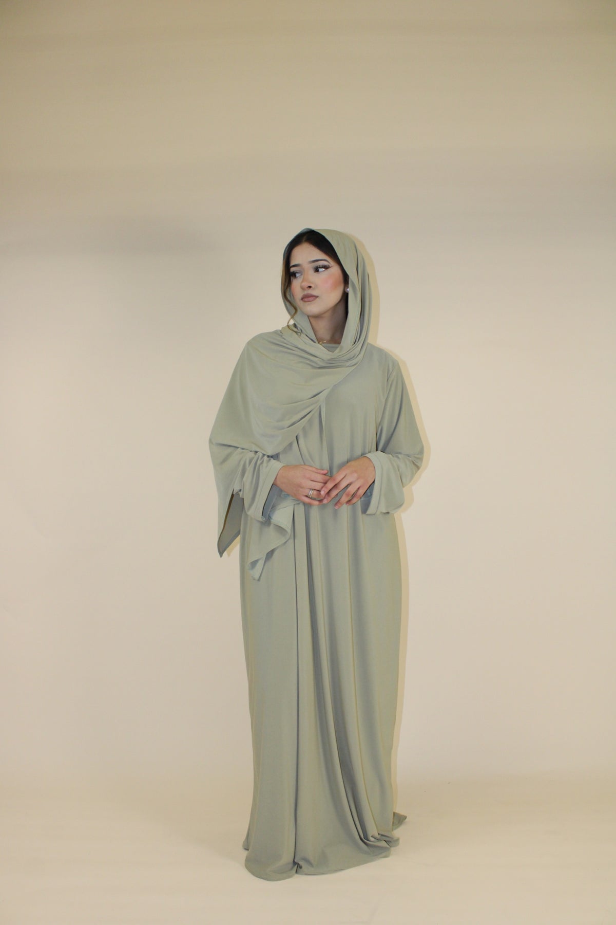 PLAIN CLOSED CLASSIC ABAYA