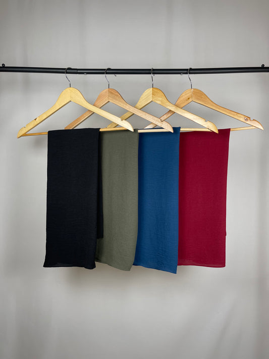 LIGHTWEIGHT AND PLAIN CRINKLED COTTON HIJABS
