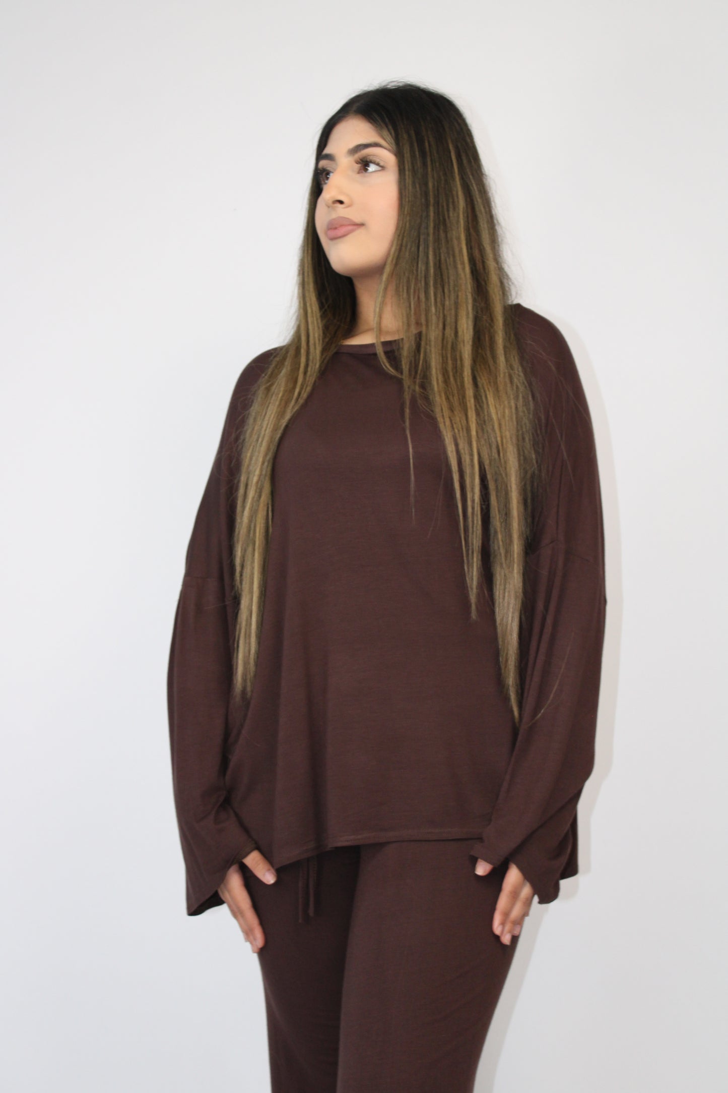 CHOCOLATE BASIC LONG SLEEVE OVERSIZED TOP