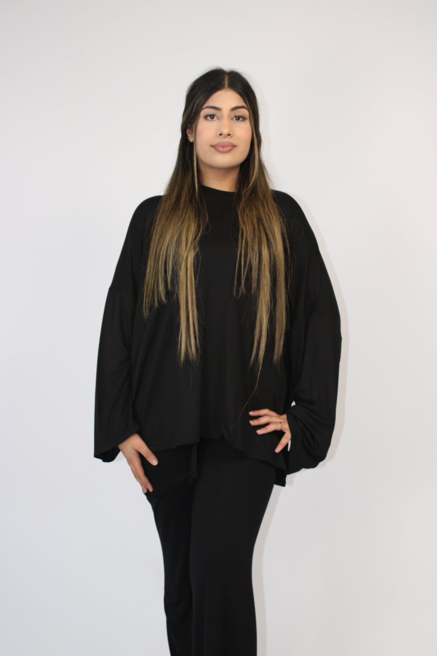 BLACK BASIC LONG SLEEVE OVERSIZED TOP
