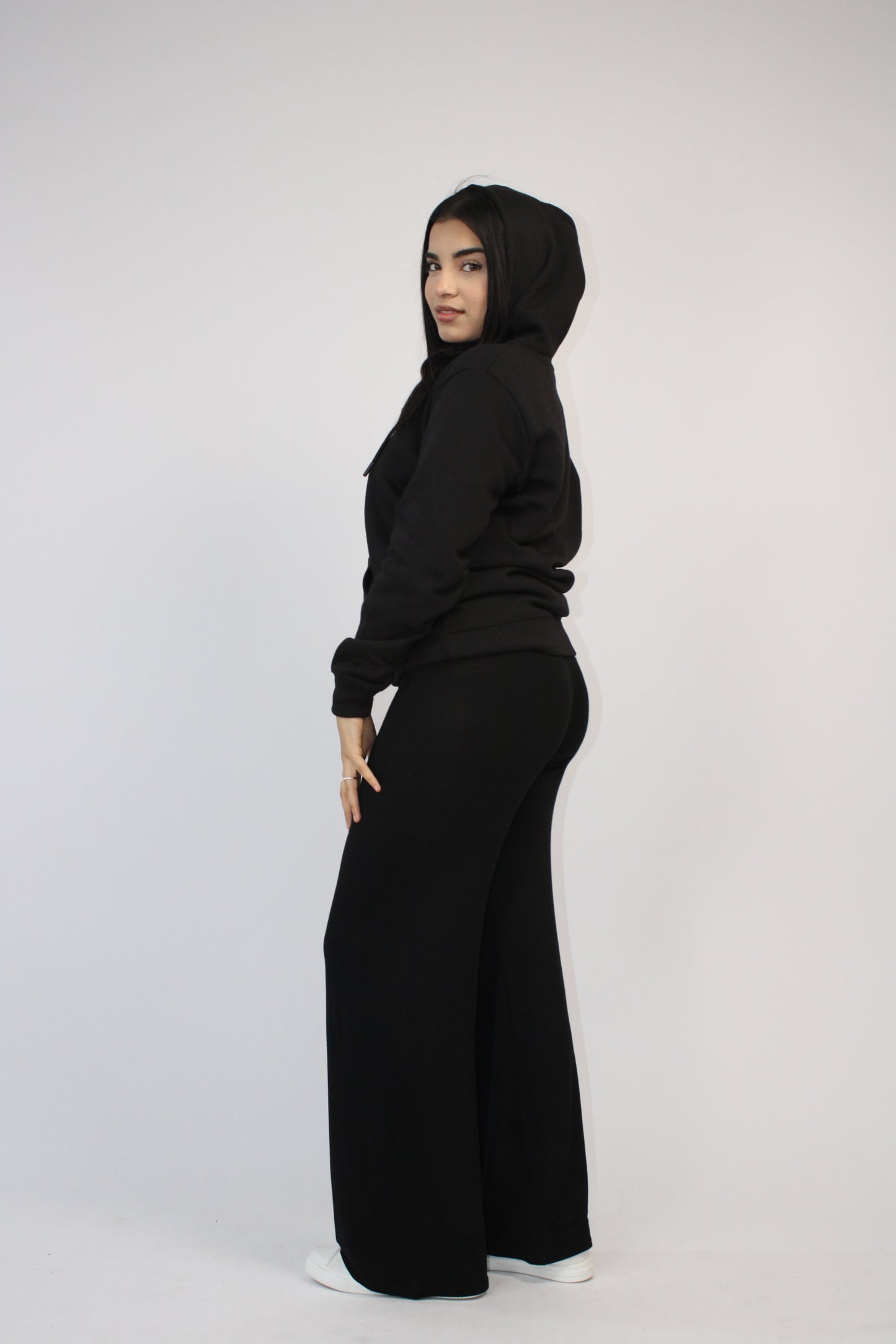 BLACK PLAIN BASIC DRAWSTRING HOODIE