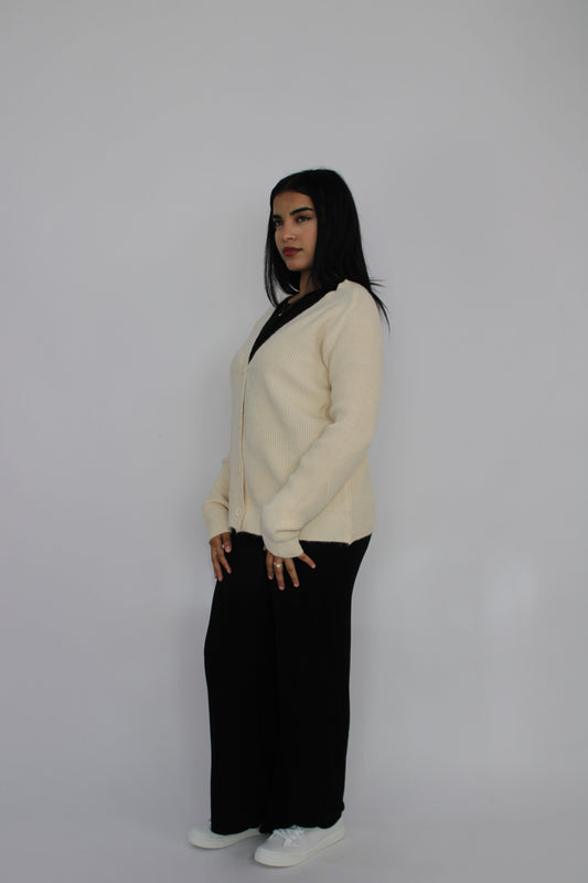 BEIGE SOFT KNIT BUTTON CARDIGAN